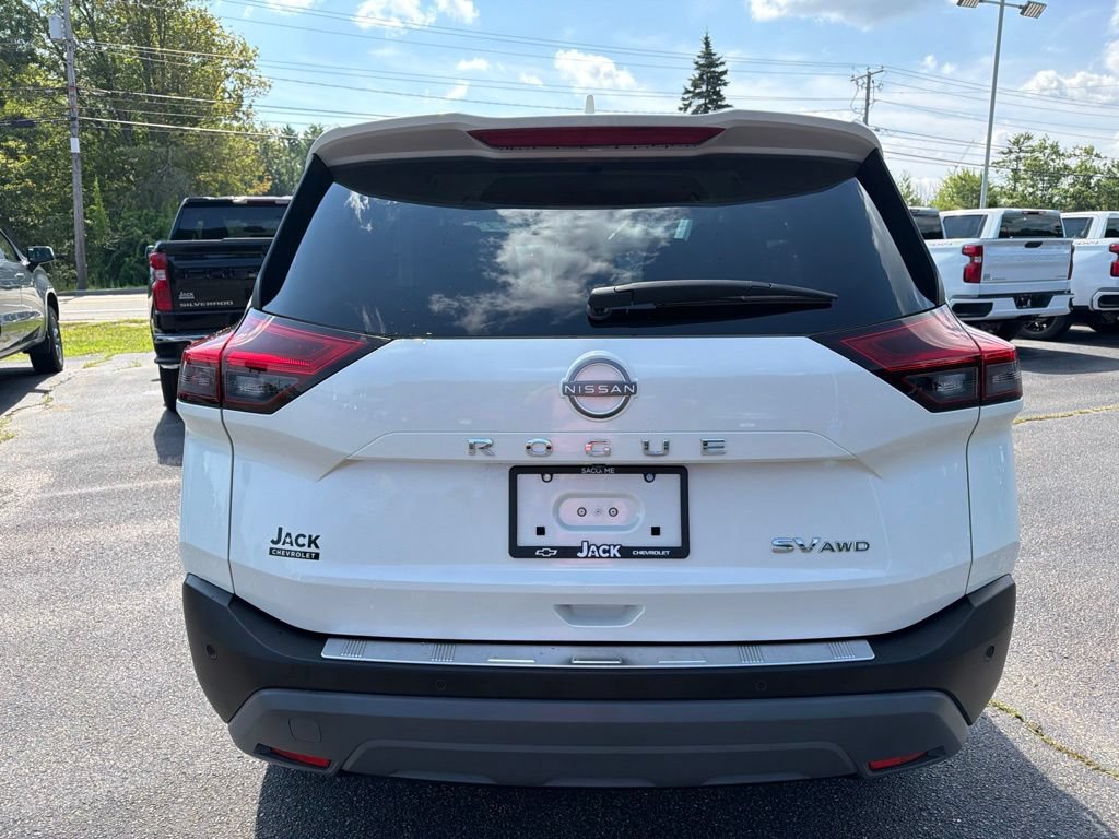 Used 2023 Nissan Rogue SV AWD/4WD image 6