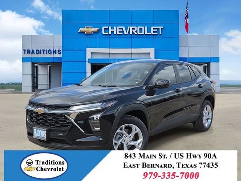New 2026 Chevrolet Trax LS w/ LS Convenience Package FWD image 1