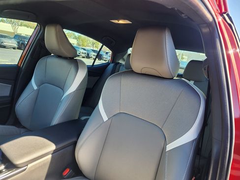 Used 2025 Toyota Camry SE image 19