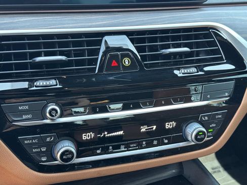 Used 2023 BMW 530i w/ Convenience Package image 26