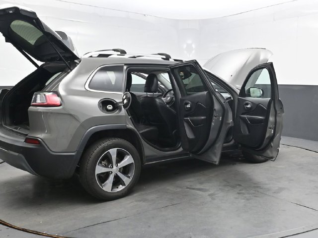 Used 2020 Jeep Cherokee Limited FWD image 59