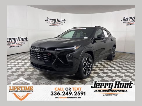 Used 2025 Chevrolet Trax RS w/ Driver Confidence Package image 1