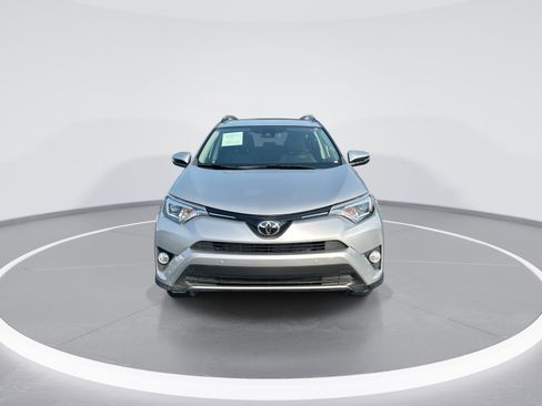 Used 2017 Toyota RAV4 Platinum FWD image 3
