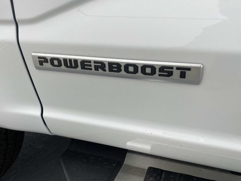 Used 2025 Ford F150 Lariat w/ Equipment Group 501A Mid image 9