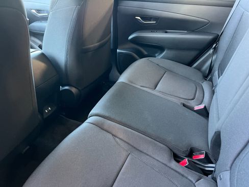 New 2025 Hyundai Tucson SE image 4