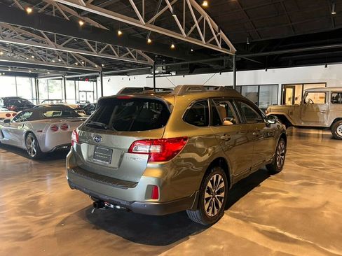 Used 2017 Subaru Outback 2.5i Limited AWD/4WD image 5