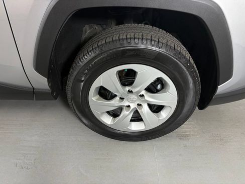 Used 2022 Toyota RAV4 LE w/ Carpet Mat Package (TMS) FWD image 10