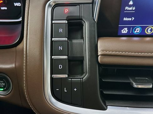 Used 2021 Chevrolet Tahoe High Country AWD/4WD image 16