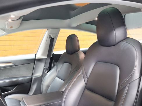 Used 2023 Tesla Model 3 Standard Range image 26