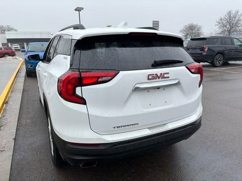 Used 2018 GMC Terrain SLE w/ Driver Convenience Package image 9