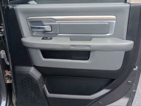 Used 2014 RAM 1500 Classic SLT image 18