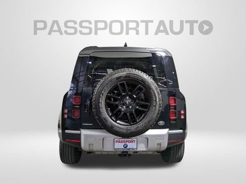 Used 2021 Land Rover Defender 110 image 5