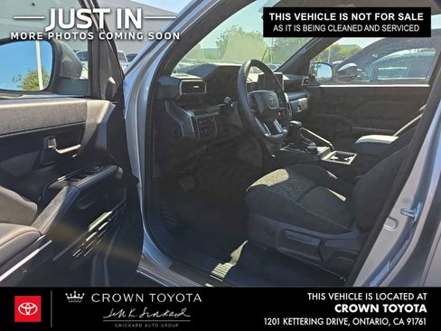 Used 2026 Toyota 4Runner SR5 AWD/4WD image 4