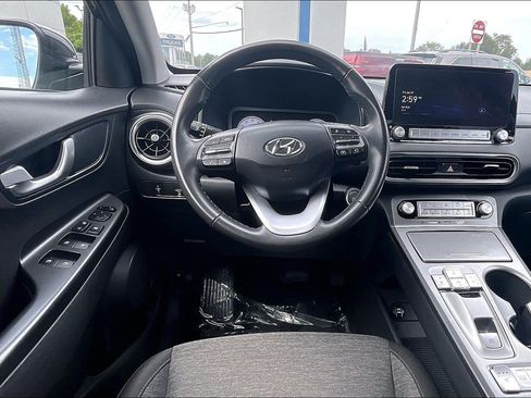 Used 2023 Hyundai Kona SEL FWD image 5