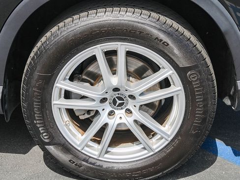 Used 2025 Mercedes-Benz GLC 300 image 12