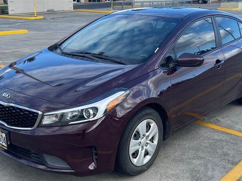 Used 2017 Kia Forte LX FWD image 1