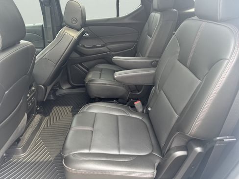 Used 2023 Chevrolet Traverse RS AWD/4WD image 19