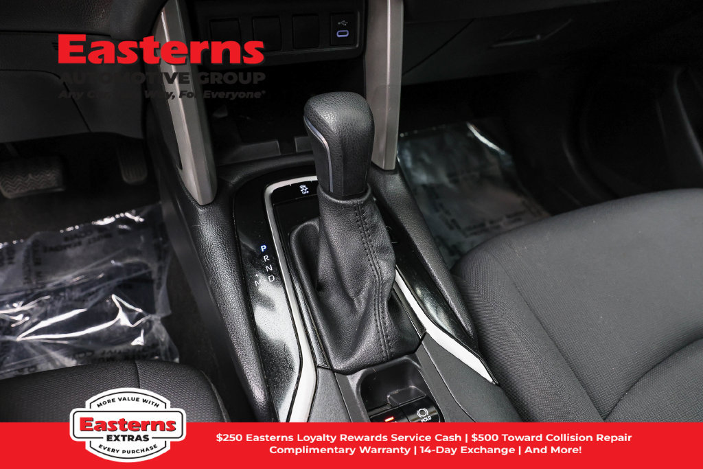 Used 2025 Toyota Corolla Cross LE FWD image 13