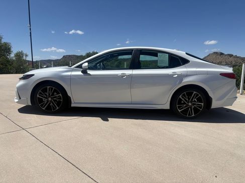 Used 2026 Toyota Camry XSE AWD/4WD image 5