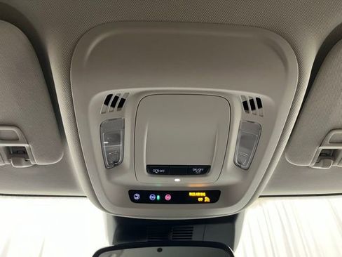 Used 2025 Buick Envision Preferred image 18