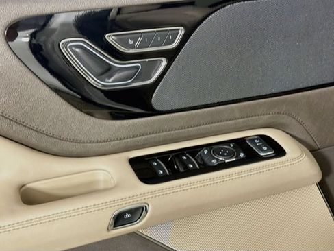 Certified 2023 Lincoln Aviator 2WD w/ Premium Package image 21