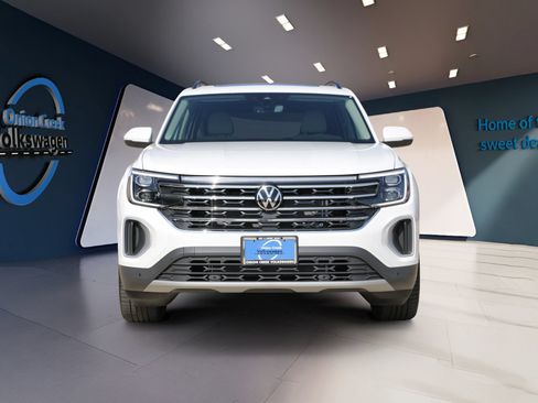 Certified 2026 Volkswagen Atlas SE FWD image 8