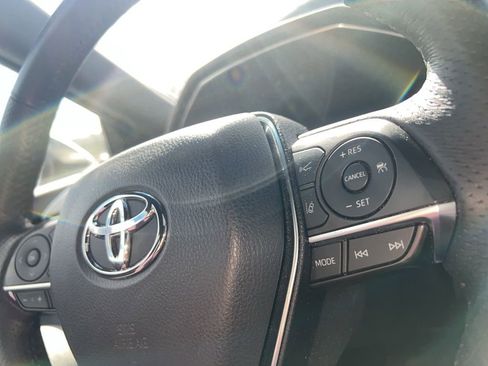 Used 2021 Toyota Avalon XLE w/ Moonroof Package image 27