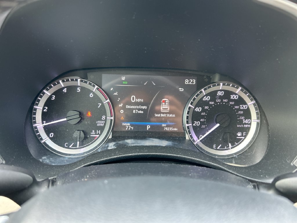 Used 2023 Toyota Highlander XLE FWD image 22