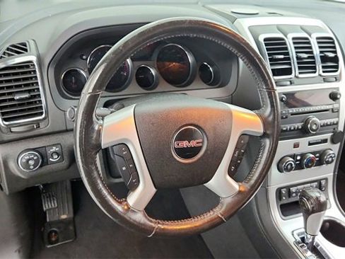 Used 2011 GMC Acadia SLE image 13