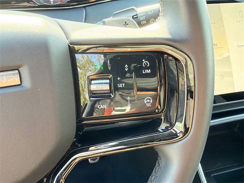 Used 2024 Land Rover Range Rover Evoque Dynamic SE image 40