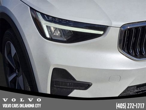 Used 2025 Volvo XC40 B5 Core w/ Protection Package Premier image 29
