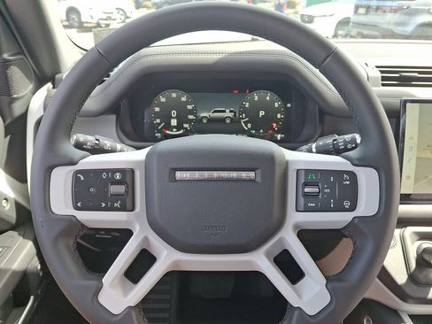 New 2025 Land Rover Defender 110 S image 6
