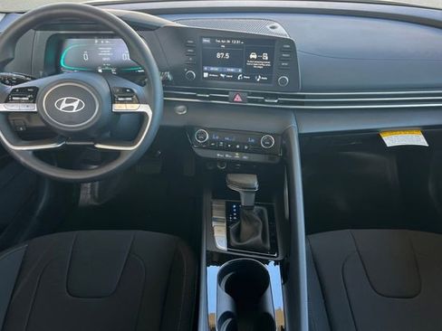 New 2026 Hyundai Elantra Hybrid FWD image 13