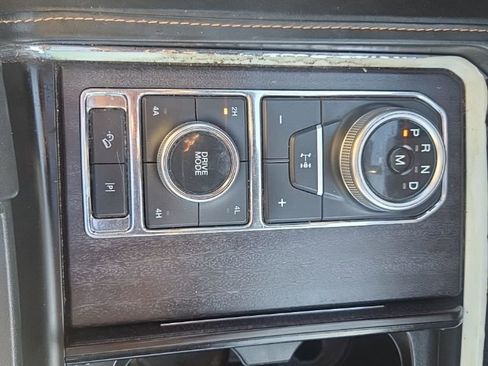 Used 2023 Ford Expedition Platinum image 17