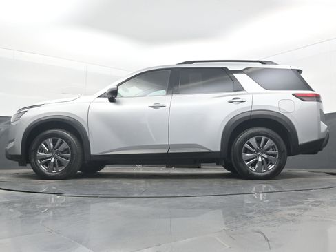 Used 2024 Nissan Pathfinder SV FWD image 27
