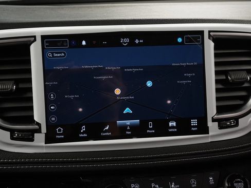 New 2023 Chrysler Pacifica Limited w/ Uconnect Theater Family Group image 24