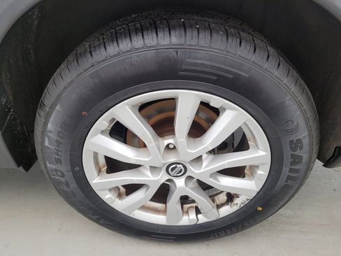 Used 2019 Nissan Rogue SV FWD image 31