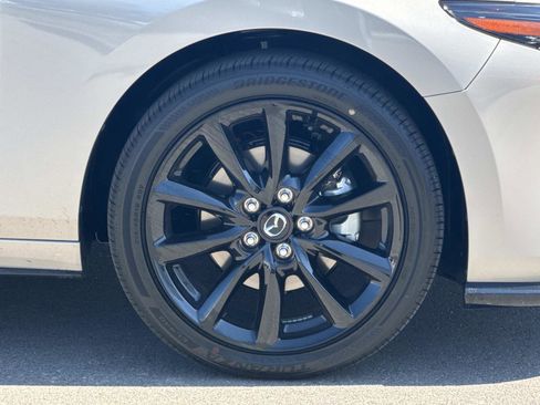 New 2026 MAZDA MAZDA3 Hatchback w/Premium Plus Pkg image 29