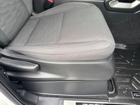 Used 2024 Nissan Frontier SV w/ SV Convenience Package image 16