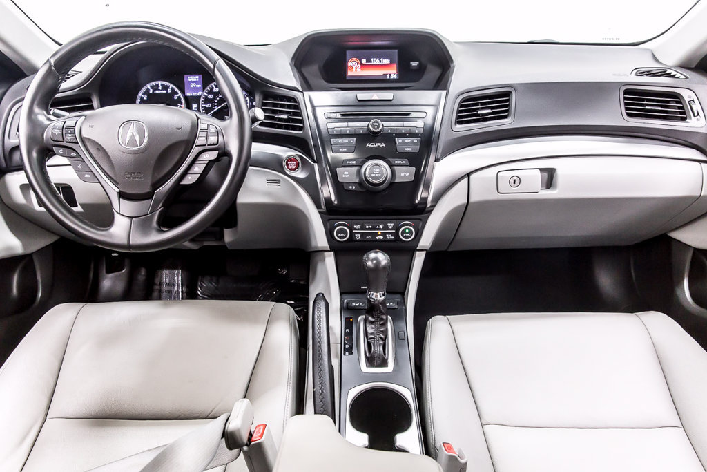 Used 2017 Acura ILX w/ AcuraWatch Plus Package FWD image 17