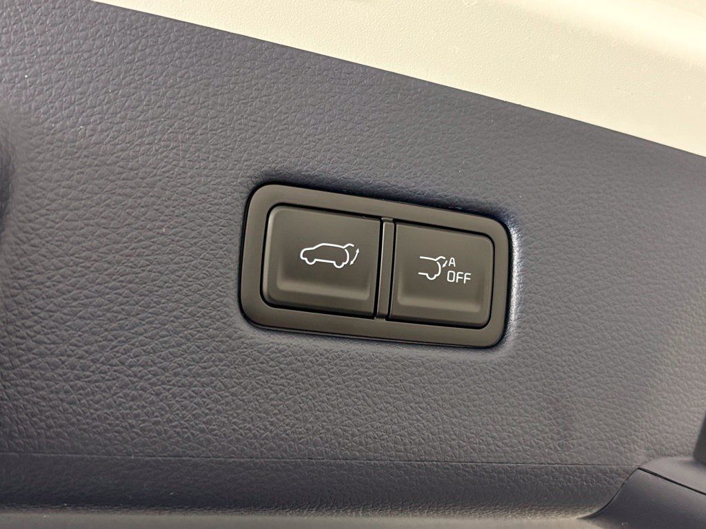 New 2026 Kia Carnival EX FWD image 45