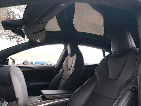 Used 2021 Tesla Model S Plaid image 21