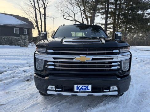 Used 2020 Chevrolet Silverado 2500 High Country w/ Technology Package image 12