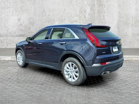 Used 2022 Cadillac XT4 Luxury w/ Cold Weather Package AWD/4WD image 9