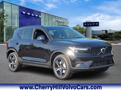 New 2026 Volvo XC40 B5 Core w/ Climate Package