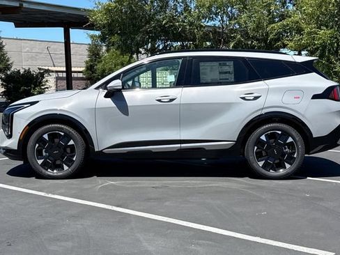 New 2026 Kia Sportage SX FWD image 10