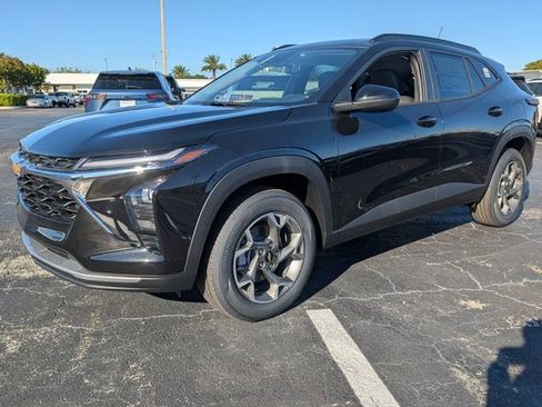 New 2026 Chevrolet Trax LT w/ Driver Confidence Package image 3