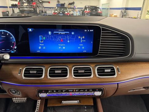 Used 2024 Mercedes-Benz GLS 63 AMG 4MATIC image 16