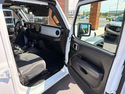 Used 2024 Jeep Wrangler Unlimited Sport AWD/4WD image 14