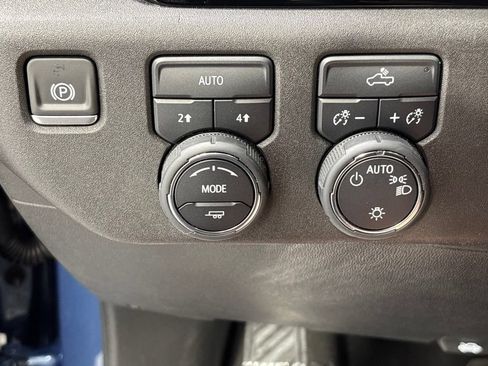 Used 2024 Chevrolet Silverado 1500 LT AWD/4WD image 29